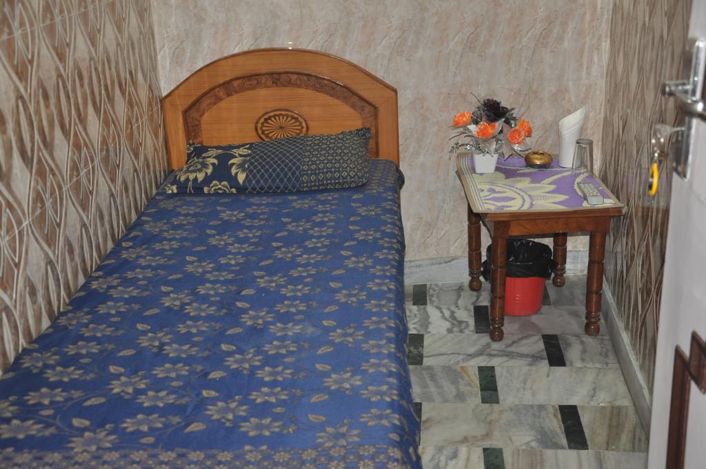 Hotel Pari Dźalandhar Zewnętrze zdjęcie