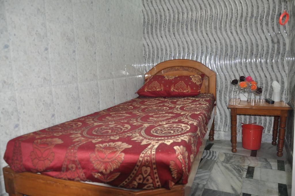 Hotel Pari Dźalandhar Zewnętrze zdjęcie