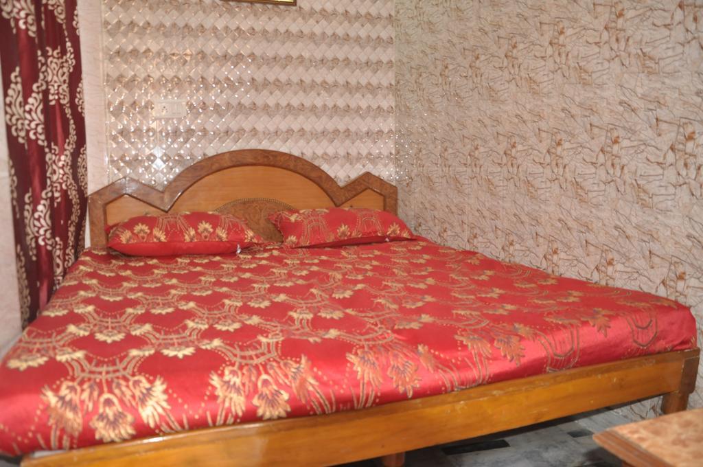 Hotel Pari Dźalandhar Zewnętrze zdjęcie
