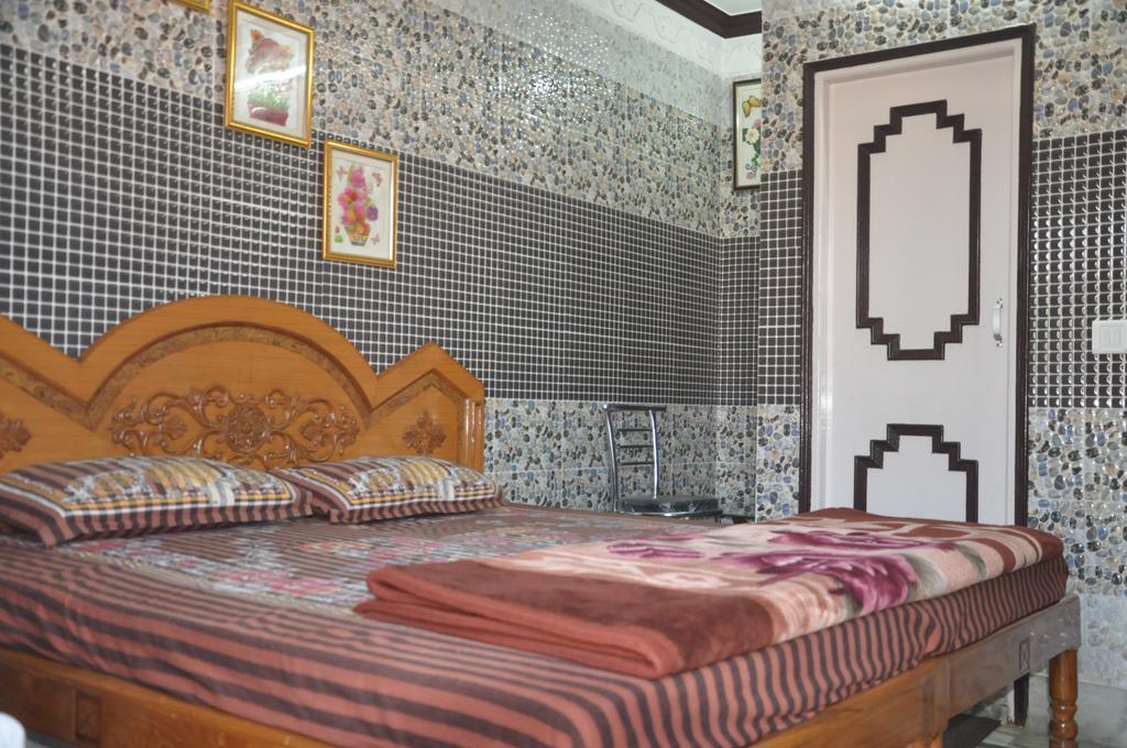 Hotel Pari Dźalandhar Zewnętrze zdjęcie